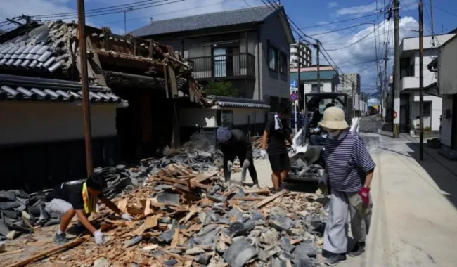 Mbi 100 pasgoditje në Japoni pas tërmetit të fuqishëm, shkon në 13 numri i viktimave