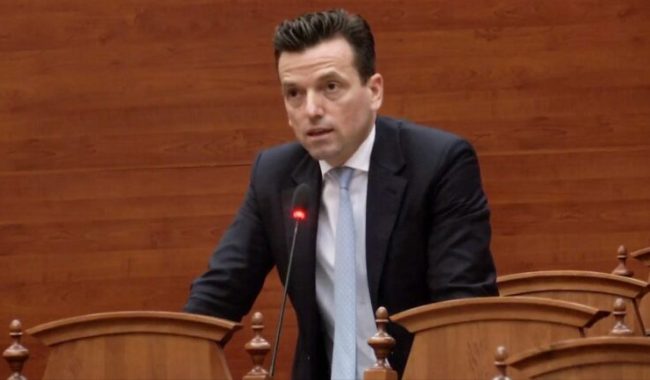 Shehaj kundërshton përjashtimin dhe sulmon qeverinë për marrëveshjen me SHBA-të