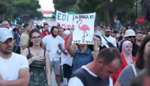 Dita e 38-të e protestës në Tiranë, qytetarët marshojnë drejt Kryeministrisë