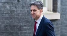 Kush është Ed Miliband, kryediplomati i ri britanik që mbrojti ndërhyrjen në Kosovë?