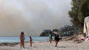 Zjarret përfshijnë Evropën Jugore, mijëra të evakuuar në Kretë