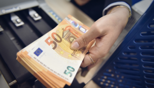 Alarmi largohet nga bankat: Kreditë me probleme në nivelin më të ulët të 17 viteve
