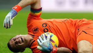 Portierët nuk do të ‘fitojnë’ më kohë, rregulli i ri vjen në futbollin anglez