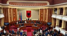 Parlamenti kalon me procedurë të përshpejtuar huanë 302 milionë dollarë nga SHBA