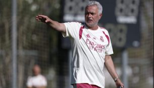 Jose Mourinho gjen ‘9’-in që i mungon Real Madridit