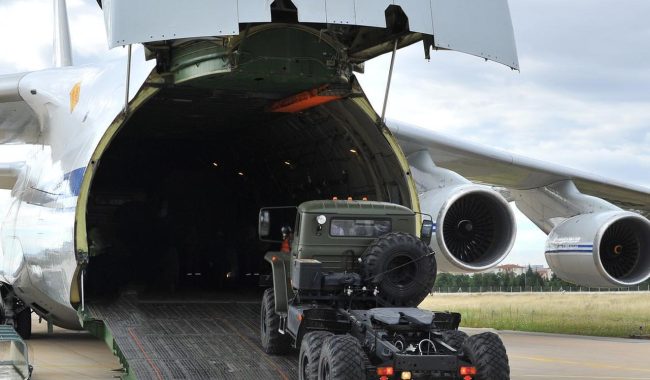 Turqia: Puna për sistemin rus S-400 vazhdon në disa fronte