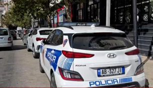 Makina përplas motorin, humb jetën 49-vjeçari
