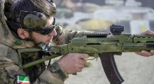 Kadyrov brohoret për luftën, por i mban çeçenët larg saj