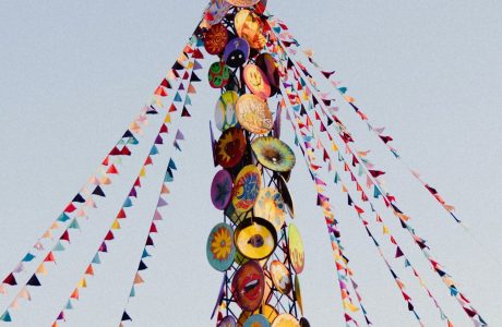 Dita e dytë e Sunny Hill Festival: Prishtina këndoi me Lewis Capaldin
