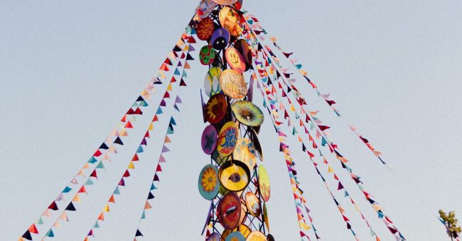 Dita e dytë e Sunny Hill Festival: Prishtina këndoi me Lewis Capaldin
