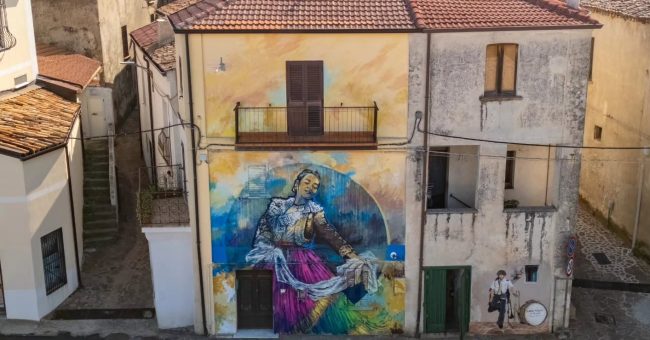 Lebibe Topalli përfaqëson Kosovën në festivalin ndërkombëtar të muralit në Itali