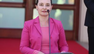 Dhuka-Beogradit: Lërini “fantazmat” në pension