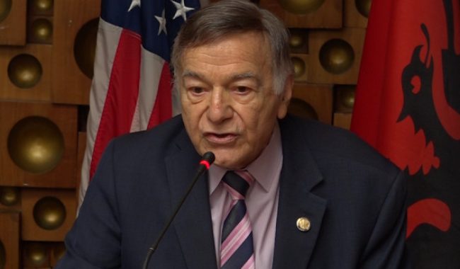 DioGuardi: Serbët po mobilizohen, pa president Kosova mund të marrë fund