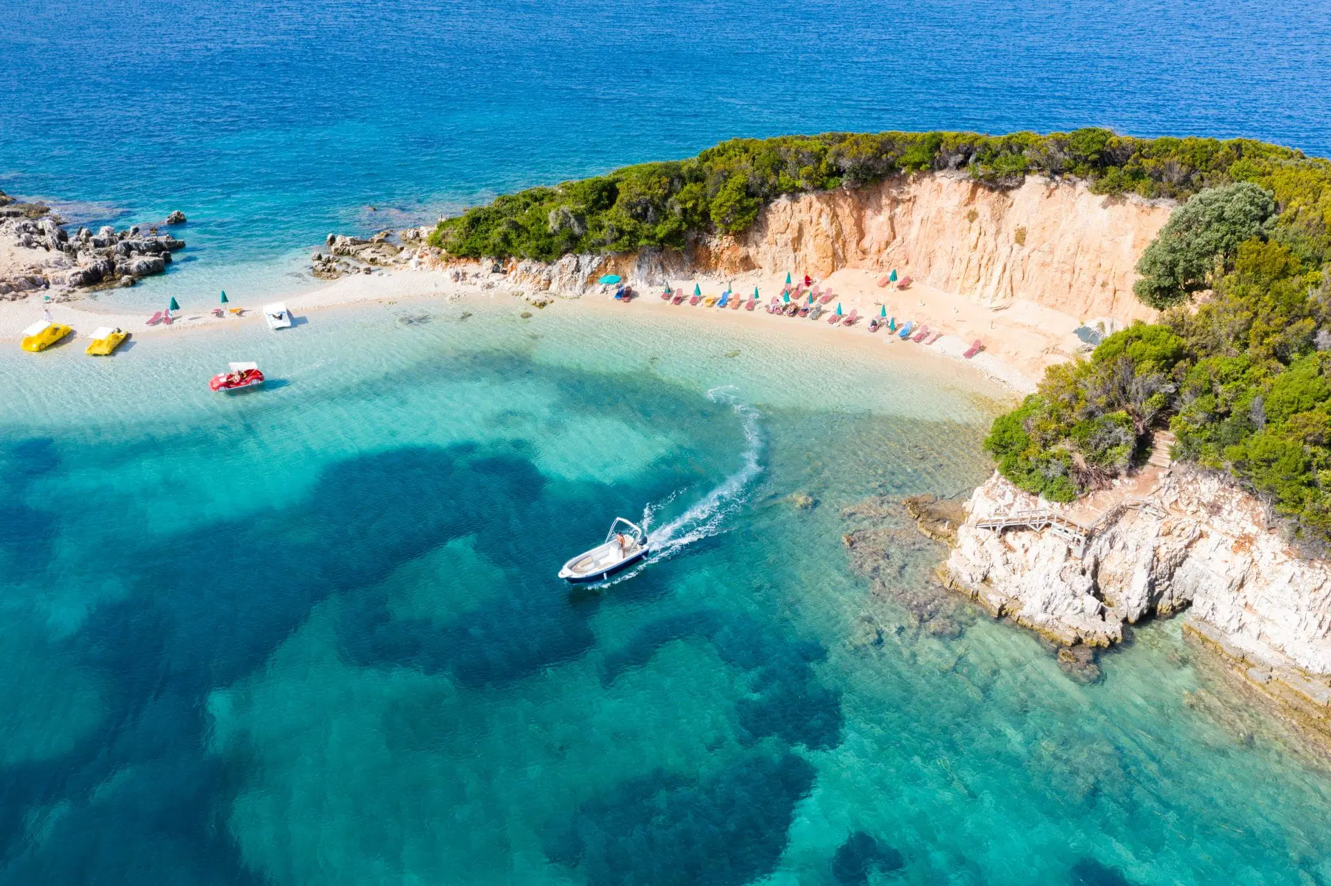 Shqipëria fiton terren te turistët francezë, rezervimet rriten me 288% në një vit