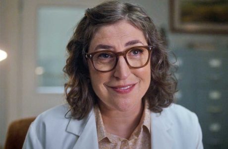 Mayim Bialik rikthehet si Amy në “Stuart Fails to Save the Universe”