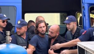 Vrasja e turistit portugez në Ksamil, Sokrat Vata dhe 10 të arrestuarit dalin para Gjykatës së Sarandës