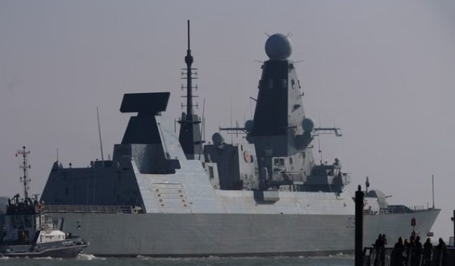 Marina Mbretërore gjurmon për tre ditë anijet ruse në ujërat britanike
