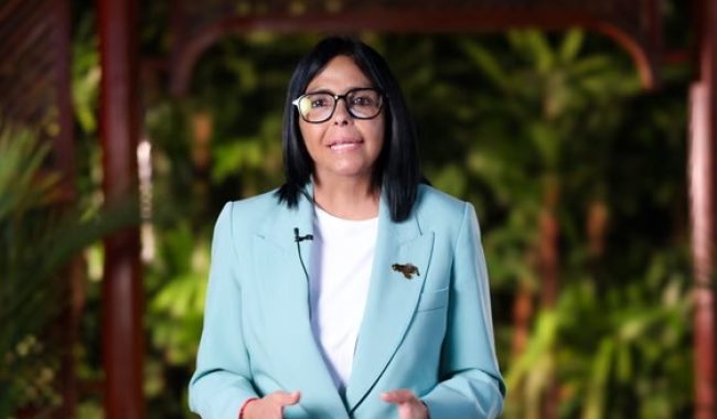 Delcy Rodríguez mbron marrëveshjen e naftës me Trump: “Përfitimet janë të pafundme”