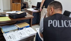Arrestohet një person nën dyshimin për falsifikim të dokumenteve dhe mashtrim