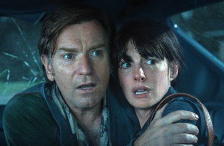 “The End of Oak Street”: Anne Hathaway përballet me dinosaurët