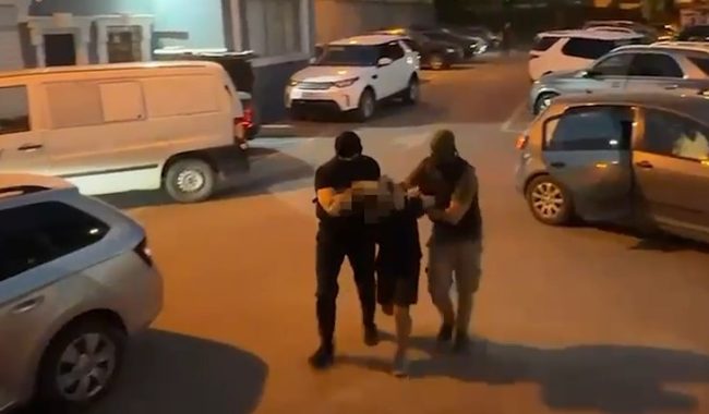 Transportonte armë për shitje, arrestohet 26-vjeçari në Tiranë
