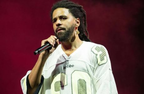 J. Cole anulon koncertin në Kaliforni pas vdekjes së një anëtari të ekipit të tij