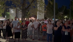 Qytetarët e Cërrikut në protestë, kundërshtojnë bashkimin me Elbasanin