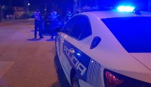 Qëlloi me armë drejt makinës së 24-vjeçarit në Kuçovë, në kërkim autori i dyshuar