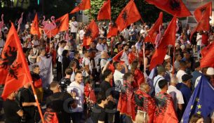 Mbahet protesta e 77-të në Tiranë kundër qeverisë