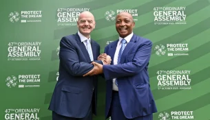 Afrika rreshtohet krah Gianni Infantinos në mes të krizës