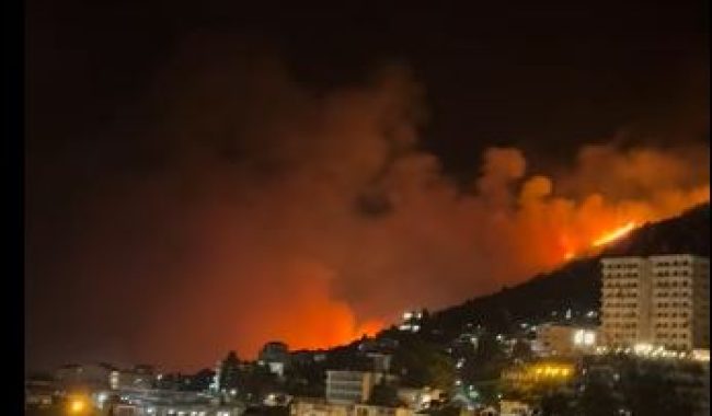 Krujë: Evakuohen banorët e Barabit dhe Llubanit, zjarri vijon të përhapet