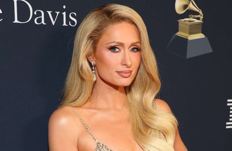 Paris Hilton feston 20-vjetorin e albumit debutues “Paris”