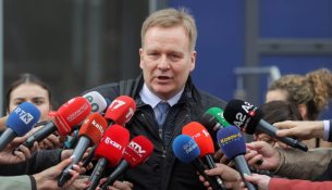 Sorensen: Negociatat janë konfidenciale, marrëveshjet janë publike