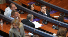 Paralajmërohen “skenarë konflikti” në Kuvend