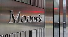 Moody’s e çon Shqipërinë në perspektivë pozitive: Çfarë do të thotë realisht për ekonominë, borxhin dhe investimet