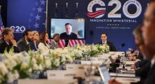 Përçarje në ekipin e Trump për strategjinë e AI