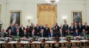 “Kushtetuta” e AI-së së Trumpit rrit ambiciet për kontrollin e teknologjisë