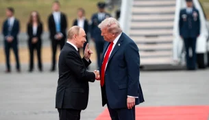 Trump kërkon fundin e luftës, NYT: Në tryezë biznesi me Rusinë
