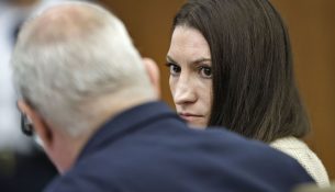 Vrau tre fëmijët e saj, gjyqi ndaj Lindsay Clancy mbyllet pa vendim