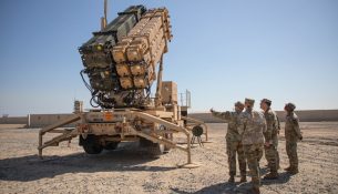Patriot në “modalitet mitralozi” mbi Jordani, 60 interceptorë kundër 20 raketave iraniane