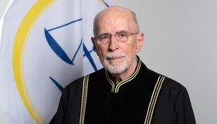 Mediokriteti i gjyqtarit Charles Smith