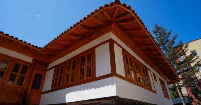 Restaurohet shtëpia e familjes Koroglu në Mitrovicë