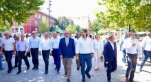 “O Albin, kjo s’është diktaturë” – komunat protestojnë kundër bllokadave të Qeverisë