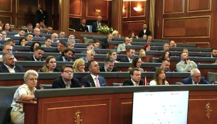 PDK-ja dhe LDK-ja fajësojnë LVV-në për moskonstituimin e Kuvendit