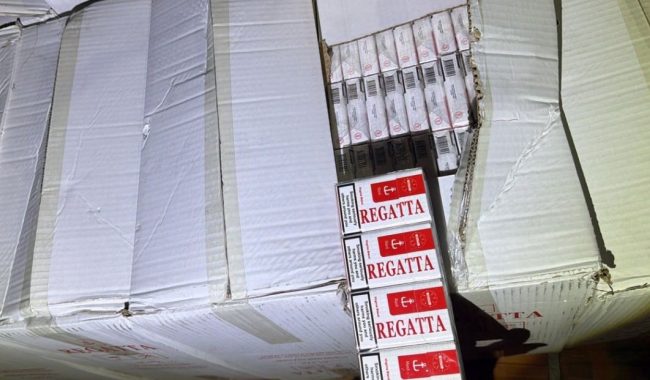 Dogana konfiskon 876 kg duhan dhe 118 mijë cigare