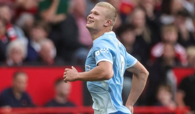 City humb një lojtar, United humb derbin