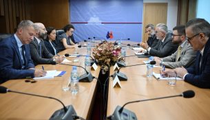 BE mesazh Shqipërisë: Besimi te drejtësia, thelbësor për integrimin