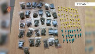 Goditet një rast i shpërndarjes së lëndëve narkotike në Tiranë, arrestohet 27-vjeçari