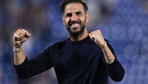 Barcelona mendon për epokën pas Hansi Flick, Cesc Fabregas në krye të listës