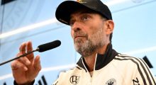 Klopp e nis aventurën te Gjermania me një përplasje me mediat